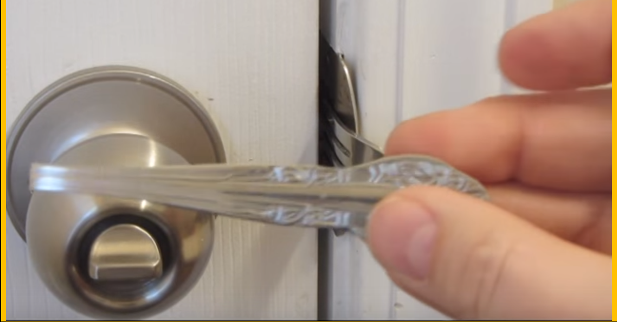 [Video] A Safety Trick The Dinner Fork Door Lock Can Protect You And Your Family! BRILLIANT DIY